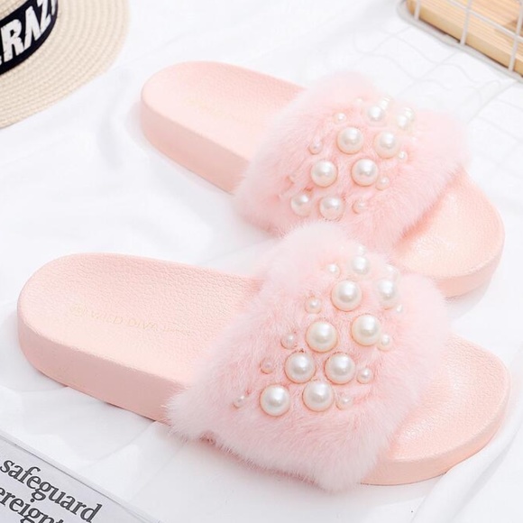 Wild Diva Shoes - ‼️RESTOCKED‼️LAST ONE - Faux Fur Pearl PINK Slides